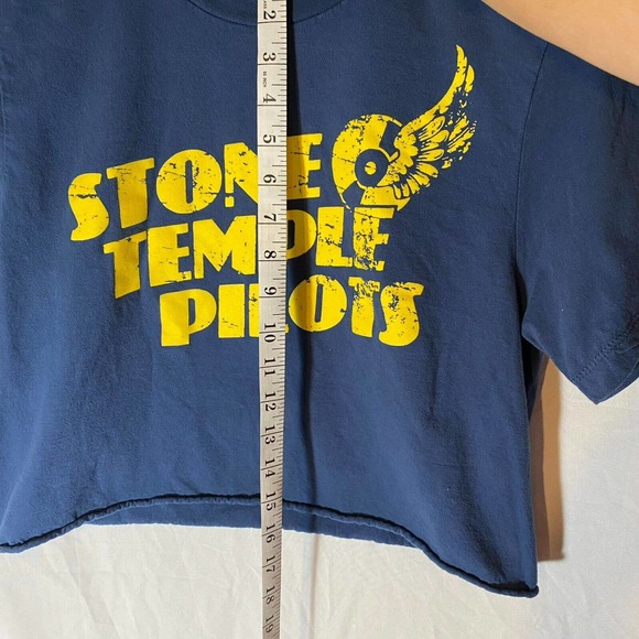 Stone Temple Pilots Winged Disc Cropped Blue T Shirt w/Yellow Alt Rock Band Logo - Picture 3 of 7